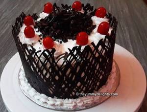 Black Forest Cake 1/2 Kg