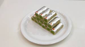 Kaju Pista Roll