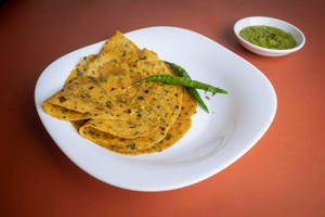 Thepla With Green Chutney [3 Pieces]