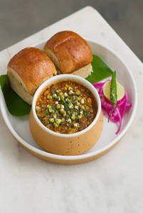 Wheat Pav With Sprout Bhaji