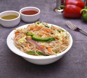 Chicken Schezwan Fried Noodles