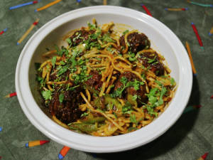 Veg manchurian with noodles