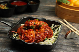 Veg Wok Tossed Chilli Momos  (6 Pcs)