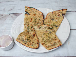Butter Naan (1 Pc)
