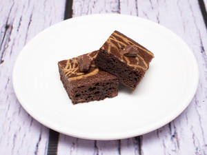 Eggless Milk Chip Brownies (Pack of 6 Pcs)