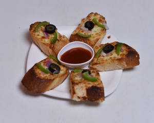 Veg Supreme Garlic Bread   