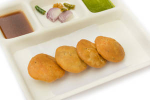 Sattu Kachori (4 Pcs Per Plate)