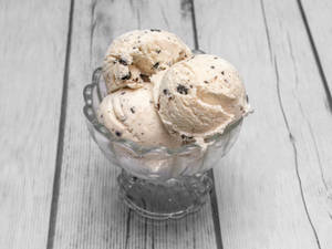 Vanilla Choco Chips Ice Cream (1 Scoop)