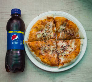 Onion Paneer Pizza+Cold Drink(200 ml)