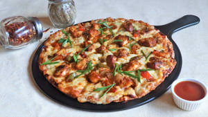 Spicy Paneer Chilli Pizza