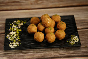 Besan Laddu