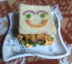 Whight Brade Egg Scramble Sandwich 