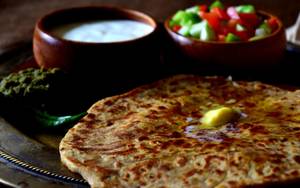 Aloo Pyaz Paratha (1 Pc)