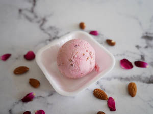 Special Royal Rose Ice cream