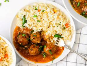 Veg Manchurian Rice With Gravy