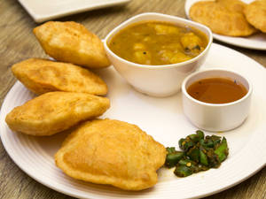 Hing Kachori (4 Pcs)