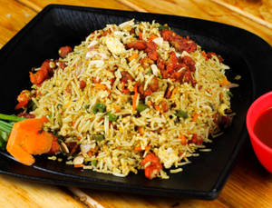 Chicken Rice  [750GMS]  [can be provied With 2Tomato Ketchup.] 
