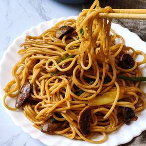Mushroom fried  noodles
