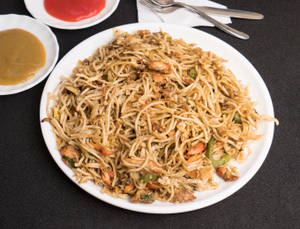 Chicken Noodles Schezwan