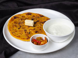 Onion Besan Parantha with curd n pickle