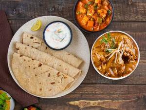 Chicken Curry With 4 Roti