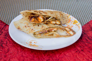 Egg Paneer Roll [Serves 1]