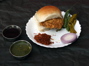 Jumbo Vada Pav (1 Pc)