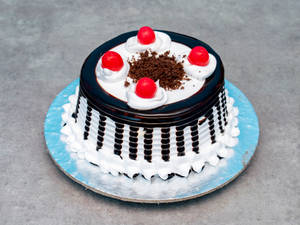Rich Black Forest Cake (Half kg)