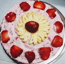 Strawberry & Pineapple Cake [1 Pound]