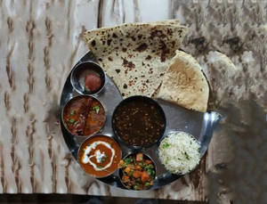 Special Veg Thali [Paneer Sabji]