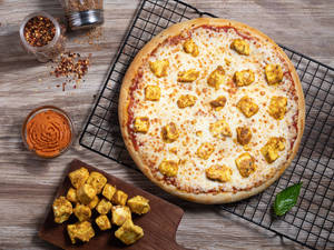 Makhni Paneer Pizza