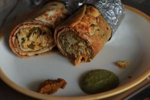 Steamed Chicken N 4 Egg Omelette Roll (57 Gmp)