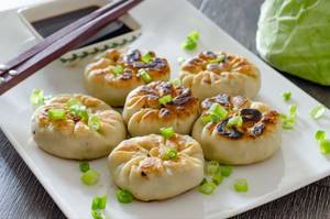 Veg  Panfried Momo [8 Pcs]
