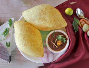 Paneer Chole Bhatoora