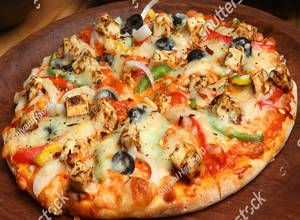 Tandoori Paneer Pizza [Jumbo] With French Fries And Soft Beverage