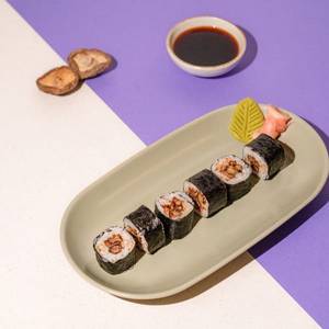 Spicy Mushroom Sushi