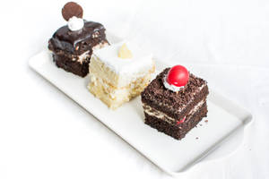 Assorted Pastries (3 Pcs)