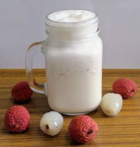 Litchi Milkshake