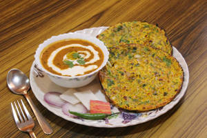 Dal Makhani with Missi Roti