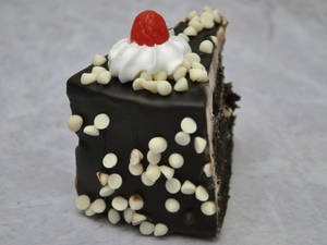 Chocolate Choco chips Cake (Half kg)
