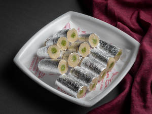 Kaju Pista Roll (5 Pcs)