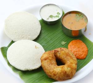 Idli (2 Pcs) & Vada (1 Pc)