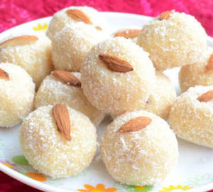 Nariyal Laddu 2 Piece