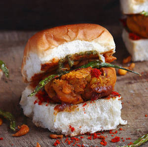 Crispy Vada Pav
