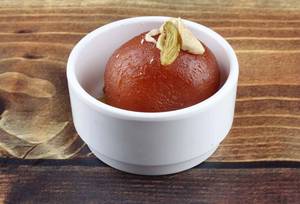Gulab Jamun (2 Pieces)