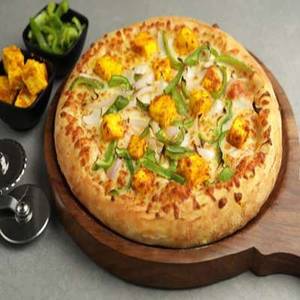 Makhni Paneer Pizza