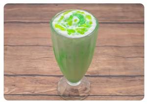Green Pista Shake