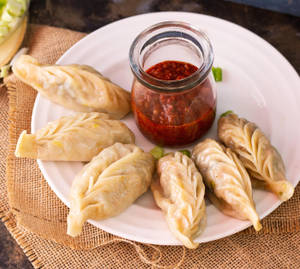 Veg Momo (8 Pcs)