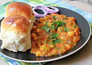 Chole Pav