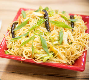 Veg Singapori Noodles